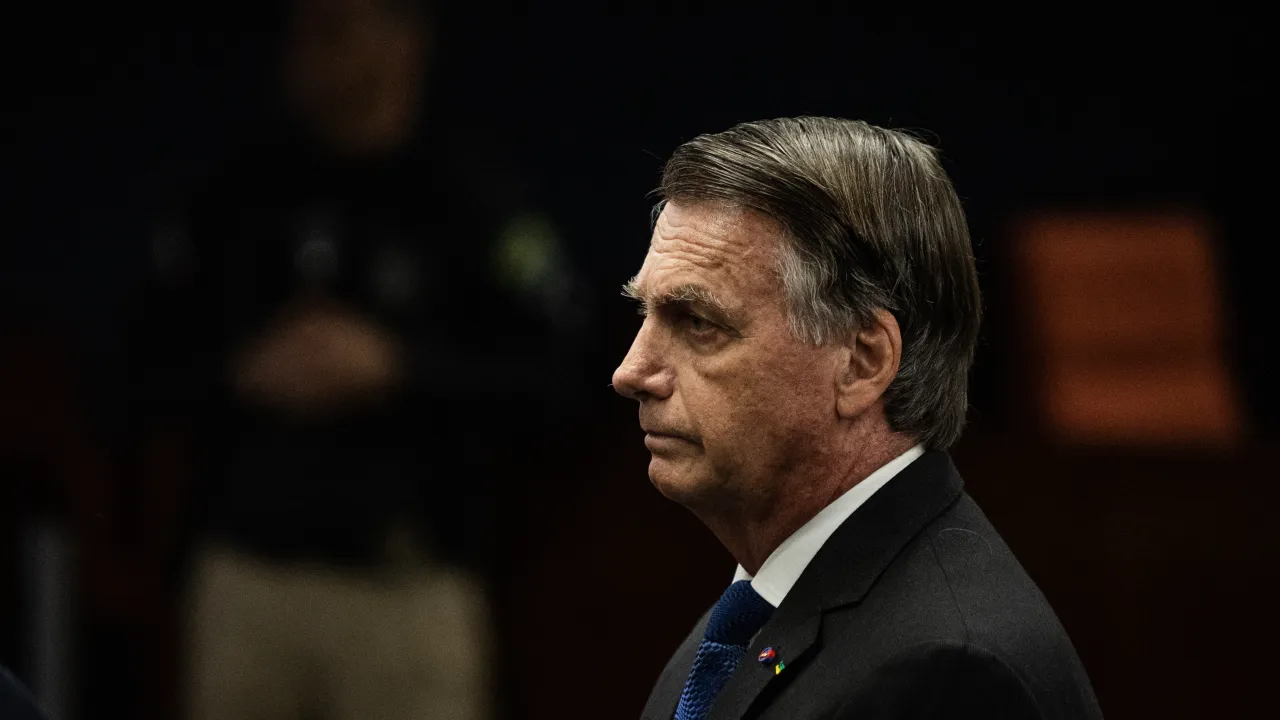 No momento, você está visualizando Limites da Constituição, excessos do Judiciário e o direito de defesa: um olhar jurídico sobre o caso Bolsonaro